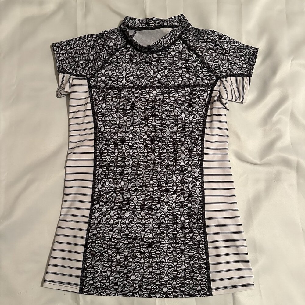 Patagonia Small Black And White Short Sleeve Swim Shirt